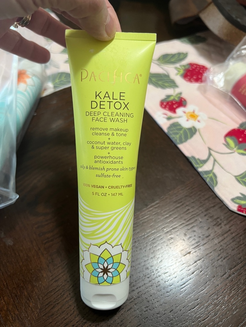 New Pacifica Kale Detox Deep Cleaning Face Wash - Bright Lime Green Tube